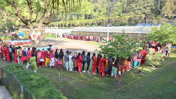 बालाजुकाे बाईसधारामा स्नान गर्न भक्तजनकाे घुइँचाे (तस्वीरहरू)